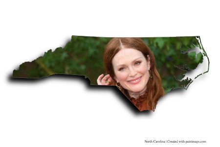 Julianne Moore (en el mapa de Carolina del Norte)